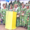 Anita Ahouandjinou Ogou (au micro) avec les femmes leaders de la 6è circonscription électorale à ses côtés